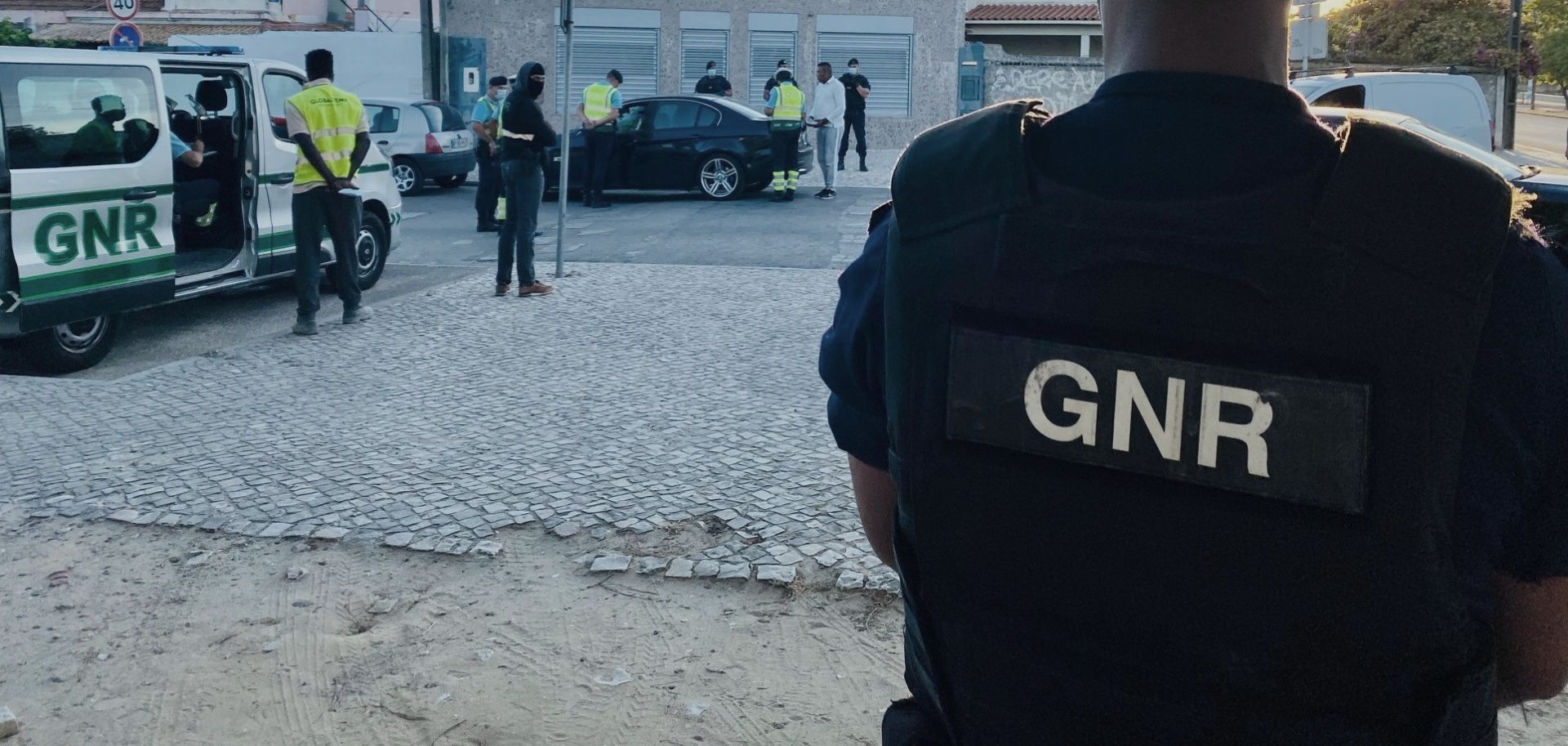 Militares da Guarda de Santarém Policiais apreendem 51 artigos pirotécnicos