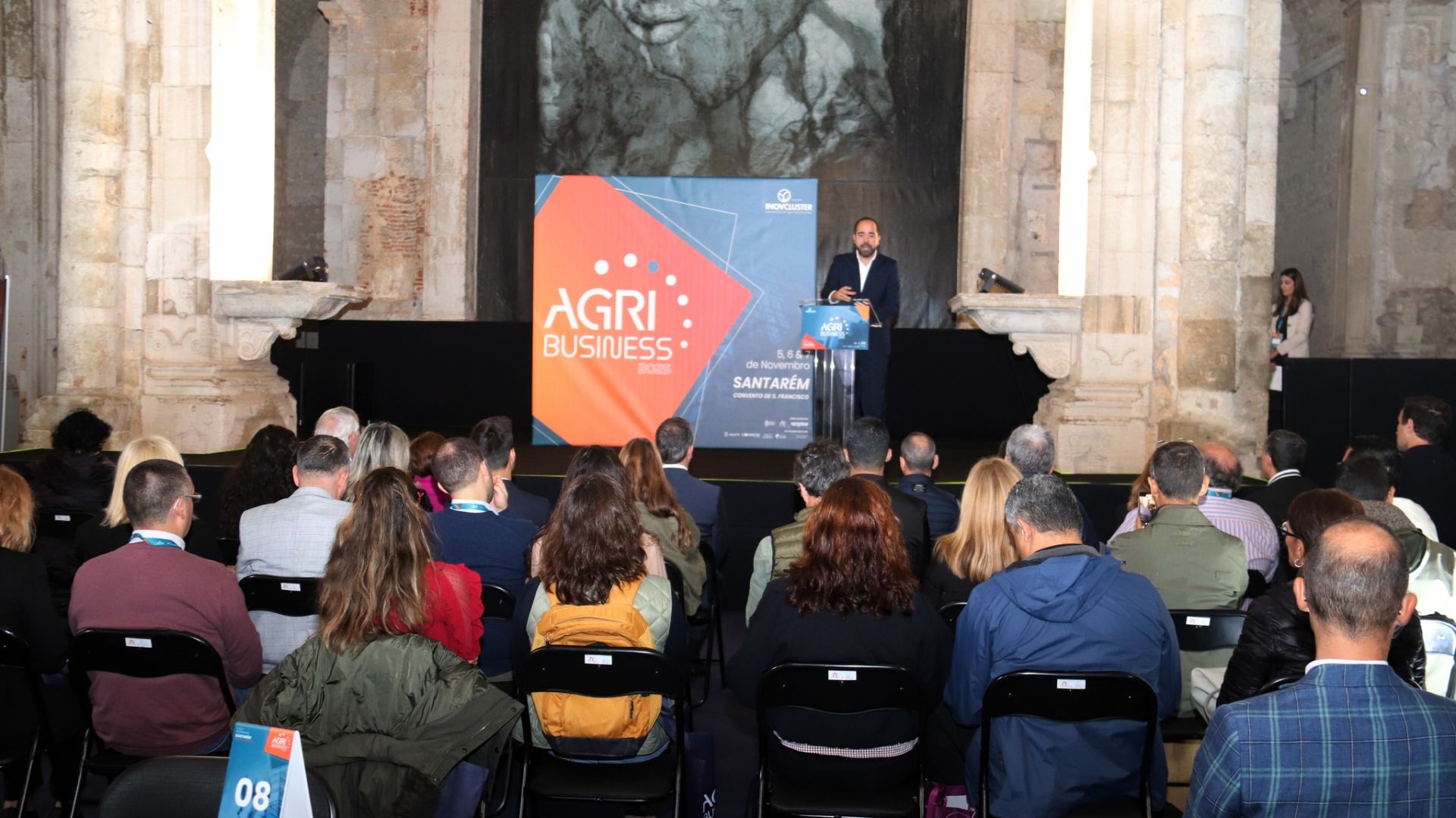 Dezenas de especialistas presentes no Convento de São Francisco para a AgriBusiness 2025